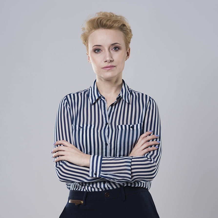 a person with the arms crossed